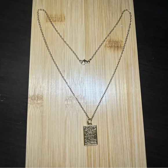 The Wheel of Fortune Tarot Card Gold Pendant Necklace - Picture 1 of 4